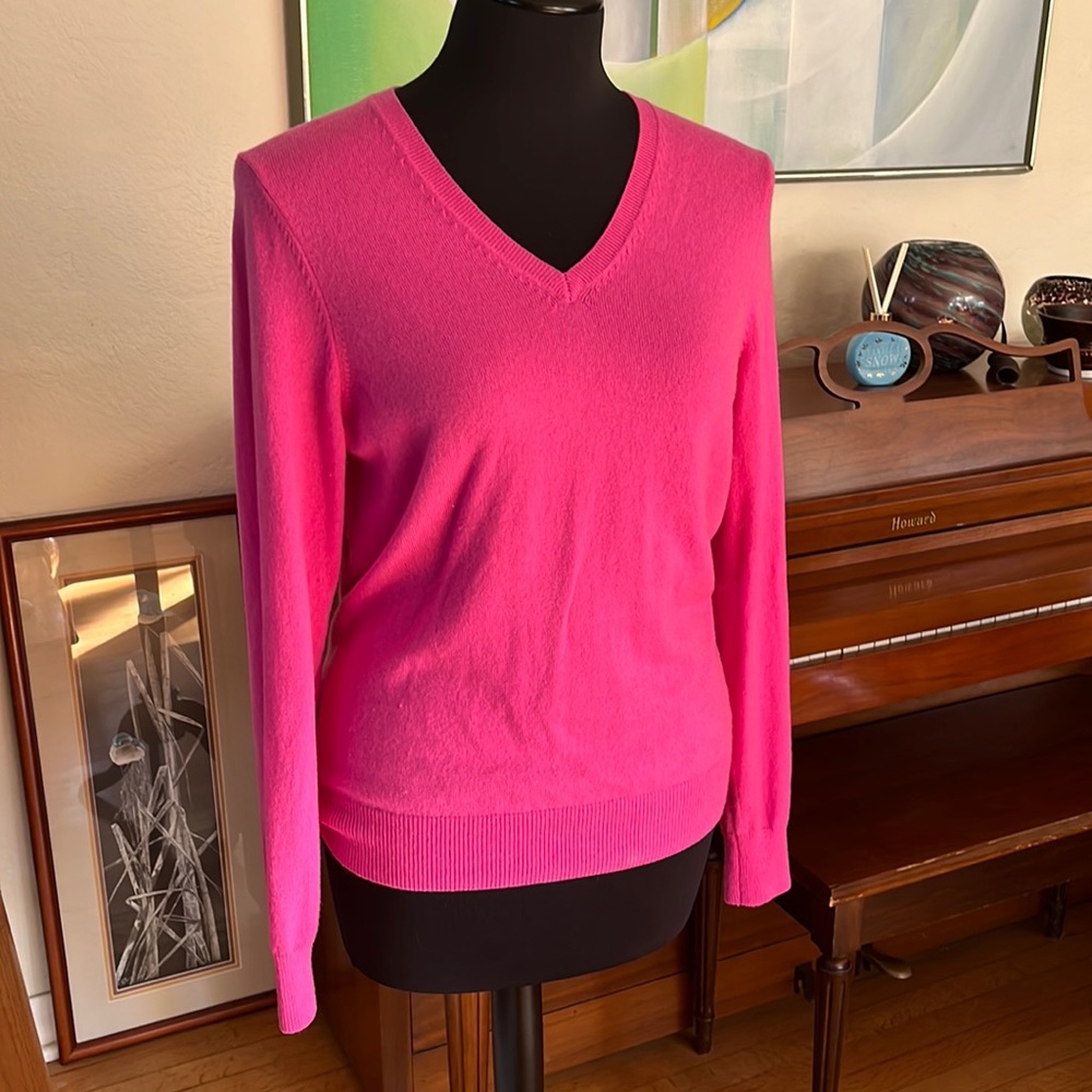 Lands’ End Cashmere pink sweater, M 10-12. V-neck
